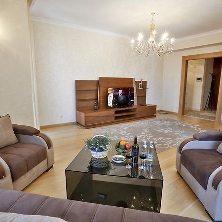 Serviced Apartment On Rustaveli Avenue Tbilisi Zewnętrze zdjęcie